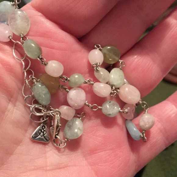 Beautiful Calgary genuine stone necklace - Picture 5 of 7